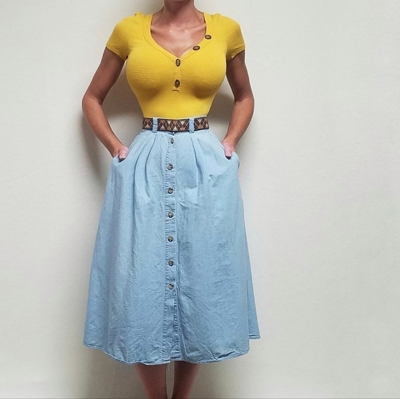 Vintage Cabin Creek Boho Light Wash High Waisted Pleated Button Chambray Skirt - Picture 2 of 11